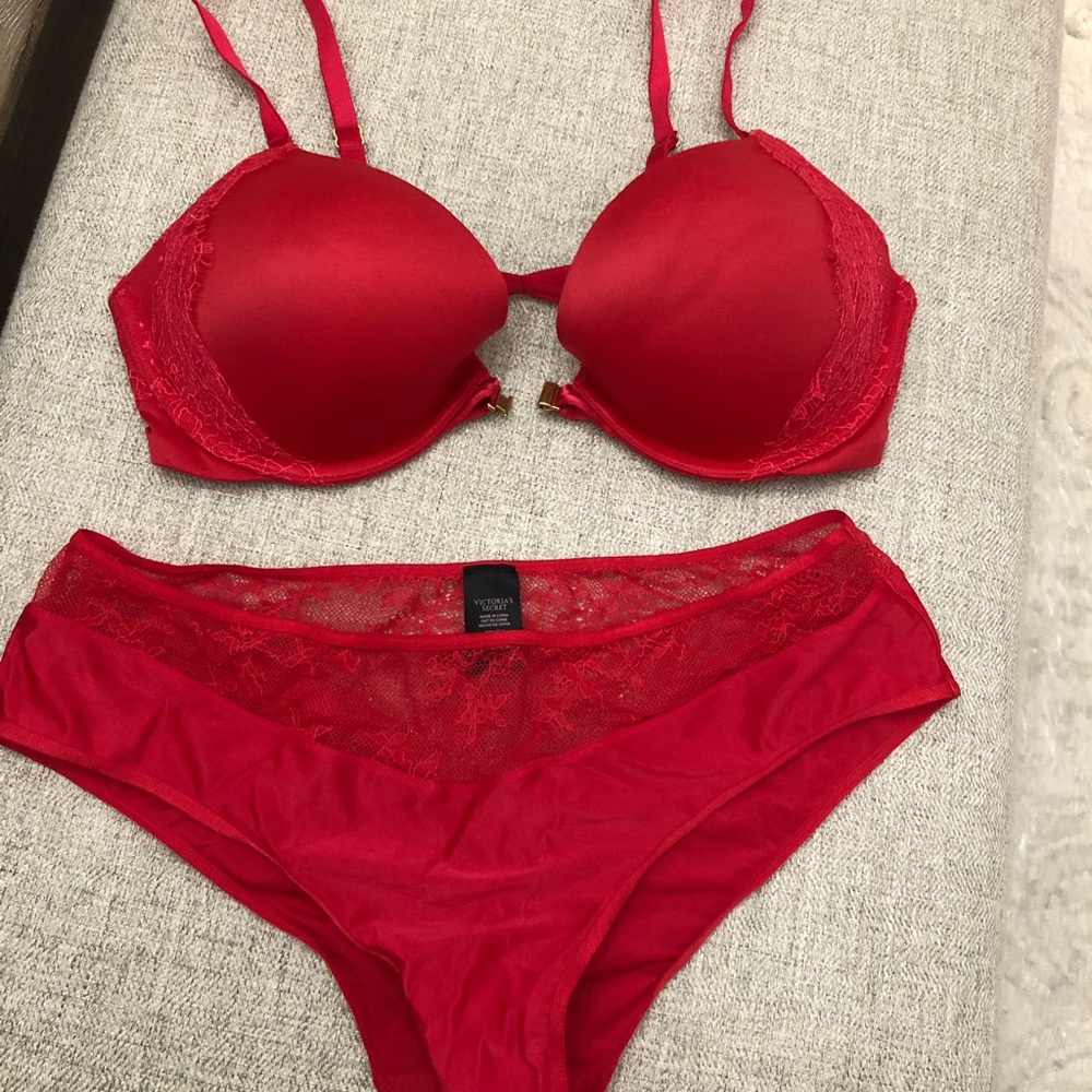 Victoria’s Secret bra and panties set